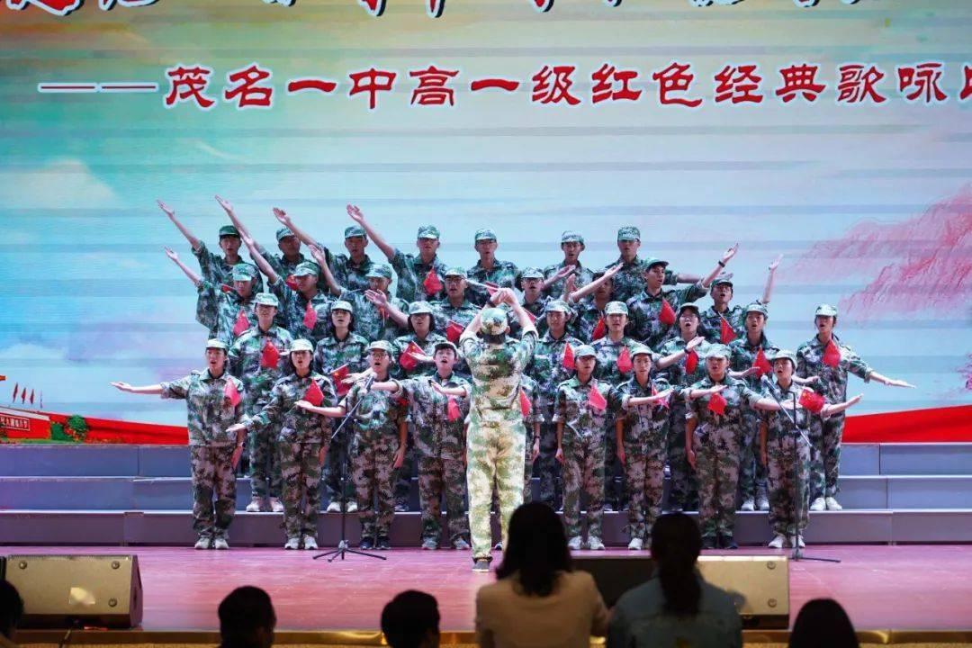 探秘吉鹿力问答社区,男生问你多大上半身比一下是什么意思啊?等你来解答!